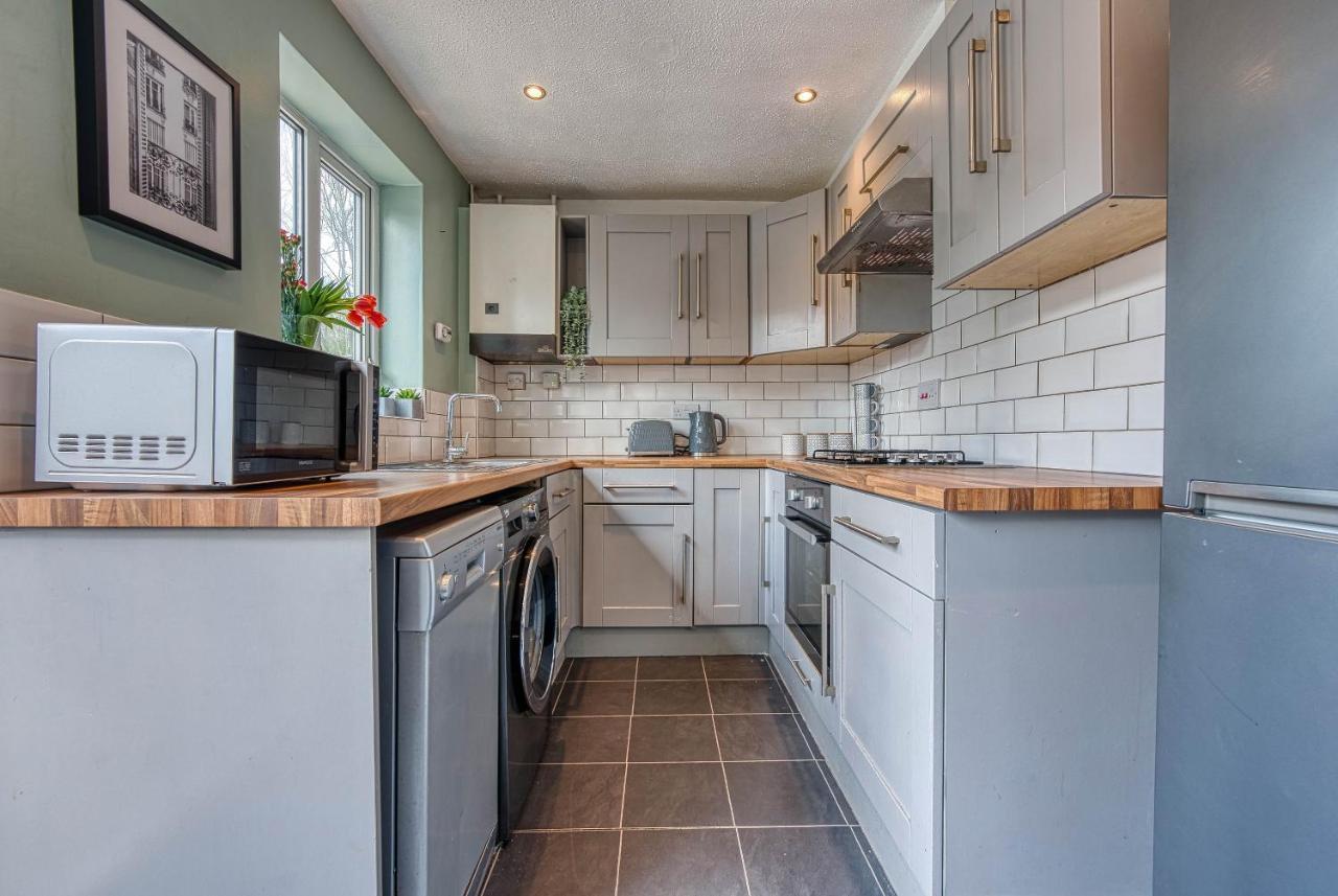Capri 13 Sa - Contemporary 2 Bedroom House In Loughborough With Free Parking, Close To Loughborough University & M1 Motorway Exterior photo