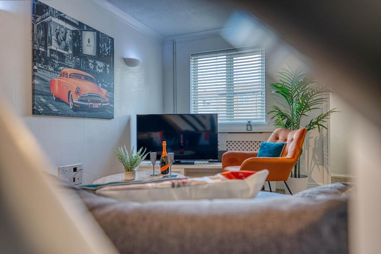 Capri 13 Sa - Contemporary 2 Bedroom House In Loughborough With Free Parking, Close To Loughborough University & M1 Motorway Exterior photo
