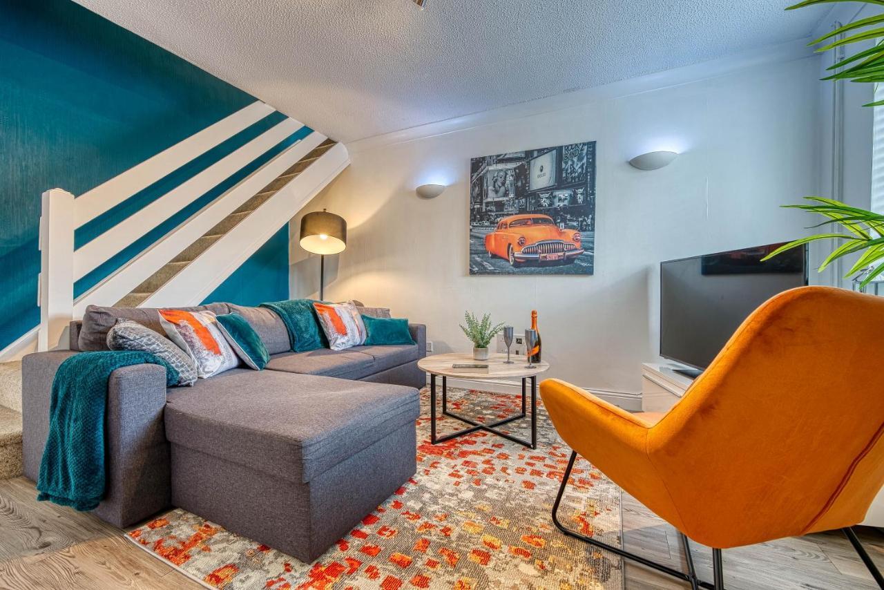 Capri 13 Sa - Contemporary 2 Bedroom House In Loughborough With Free Parking, Close To Loughborough University & M1 Motorway Exterior photo