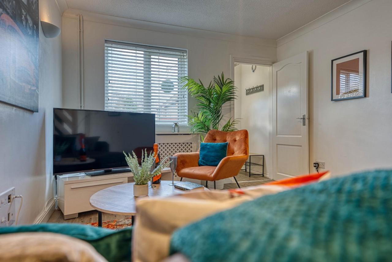 Capri 13 Sa - Contemporary 2 Bedroom House In Loughborough With Free Parking, Close To Loughborough University & M1 Motorway Exterior photo