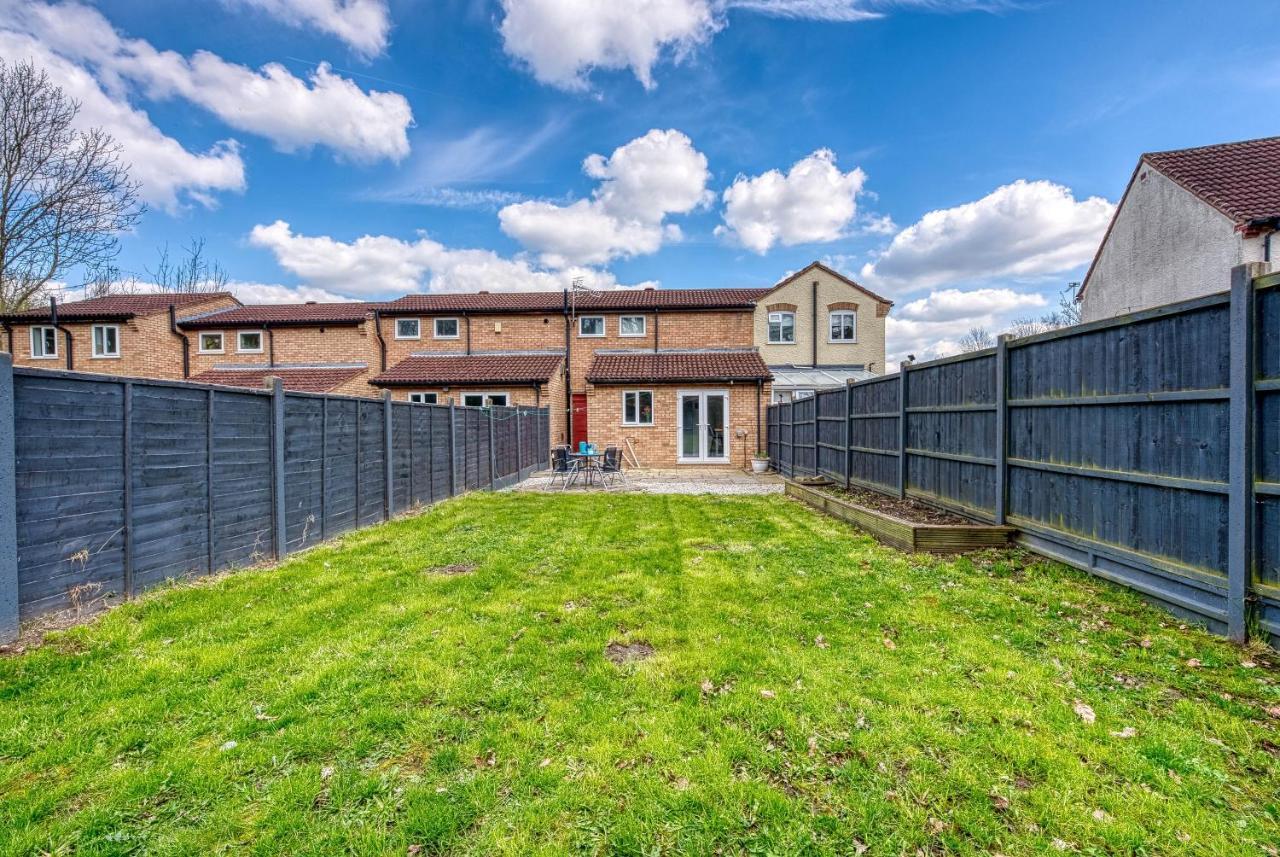 Capri 13 Sa - Contemporary 2 Bedroom House In Loughborough With Free Parking, Close To Loughborough University & M1 Motorway Exterior photo