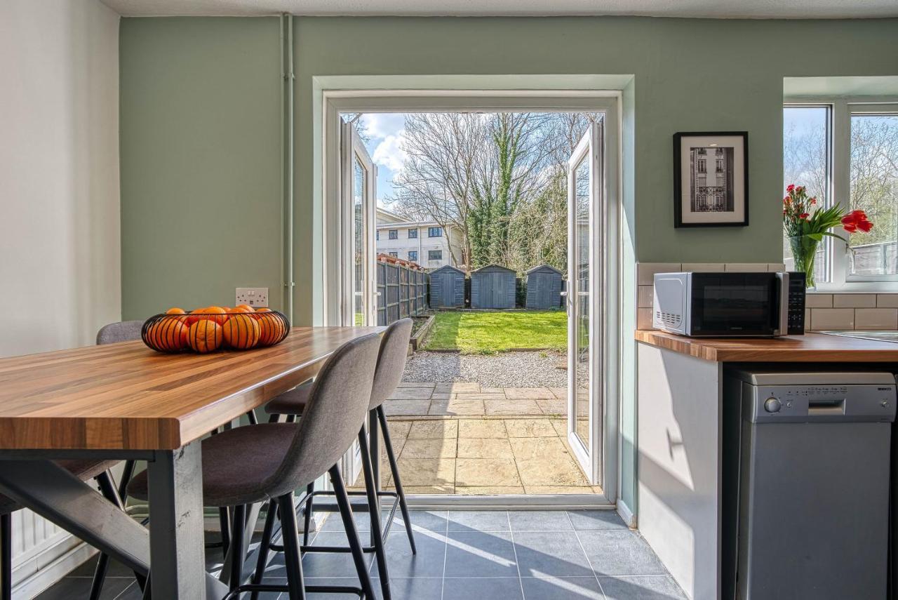 Capri 13 Sa - Contemporary 2 Bedroom House In Loughborough With Free Parking, Close To Loughborough University & M1 Motorway Exterior photo